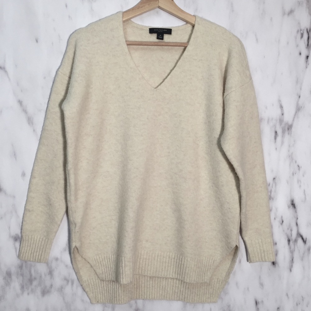 Anne Taylor Vneck Tunic Sweater